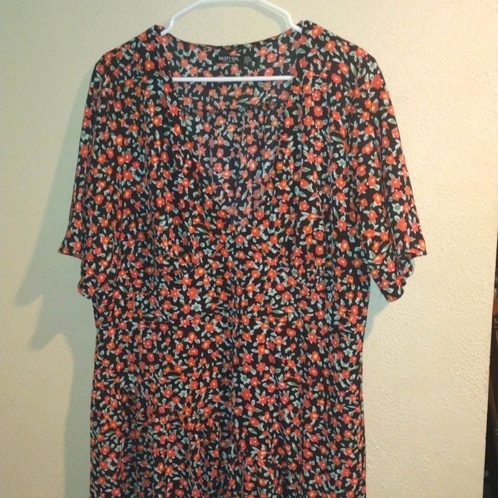 Red and Black Floral Prairie Nasty Gal Maxi Dress 16